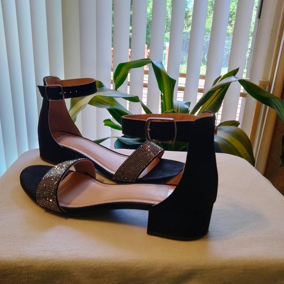 Black sandals - Picture 3 of 3